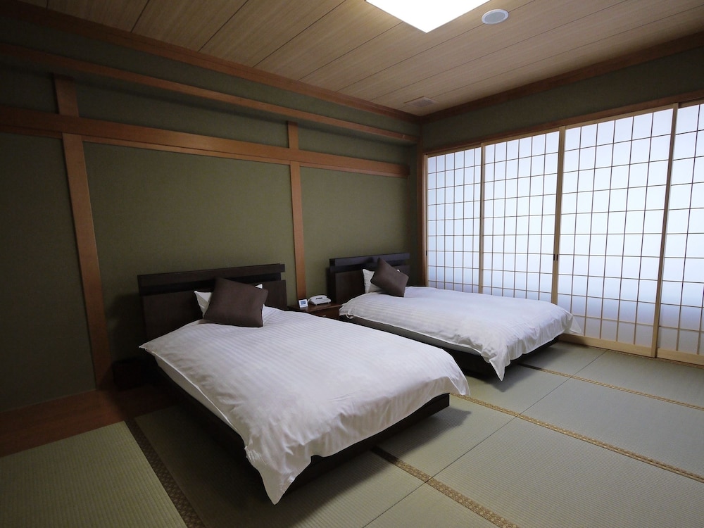 Suite (Enji) photo 2