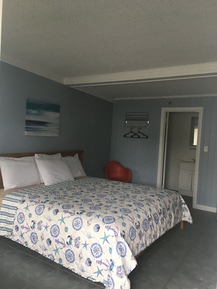 Comfort Room, 1 King Bed, Non Smoking photo 1