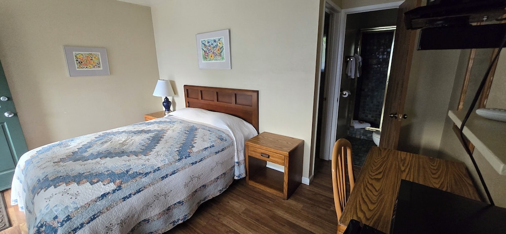 Comfort Twin Room, 2 Queen Beds photo 2