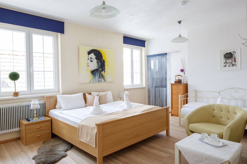 Classic Studio, Multiple Beds, Non Smoking, Courtyard View photo 1