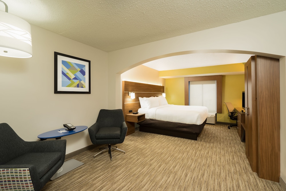 Standard Room, 1 King Bed, Accessible (Mobility) photo 3
