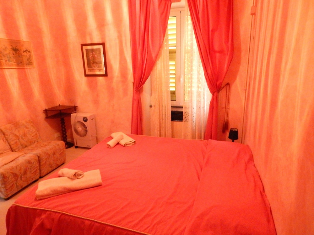 Classic Double Room, 1 Double Bed, City View photo 2