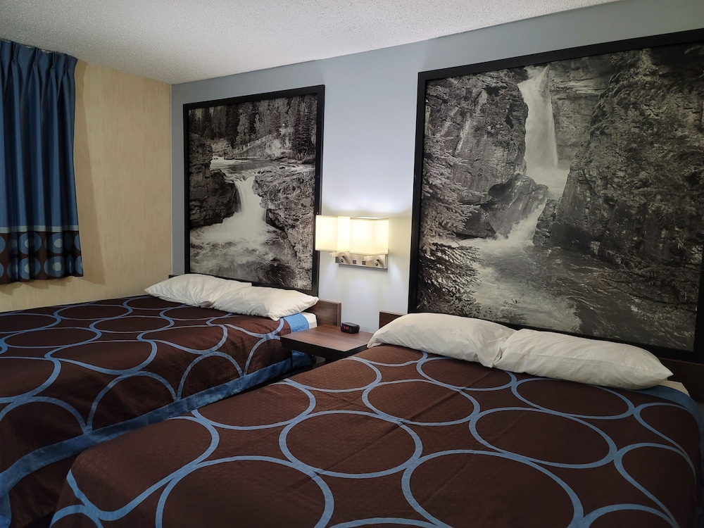 Standard Room, 2 Queen Beds - Photo 2
