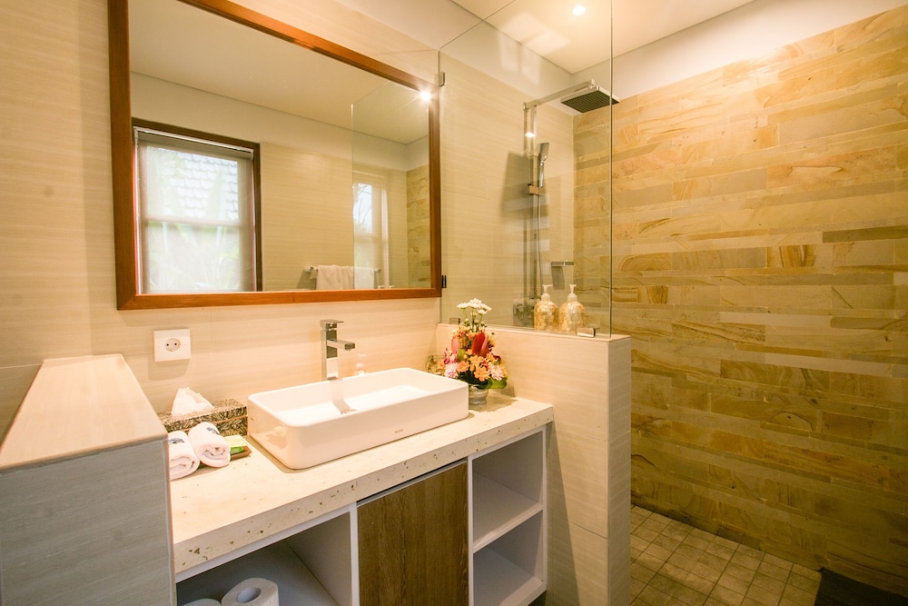 Villa 2 photo 3