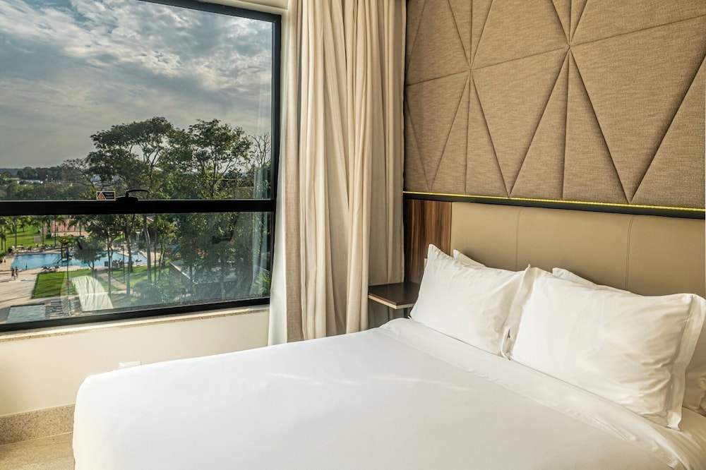 Deluxe Room, 1 Bedroom, Pool View - Photo 1