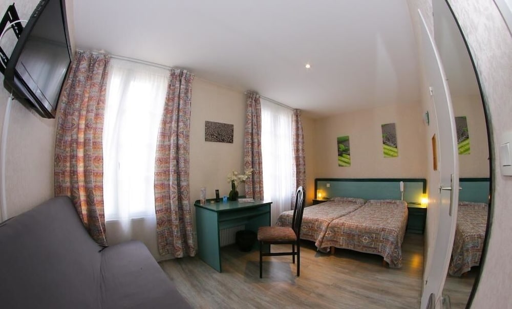 Standard Twin Room photo 3