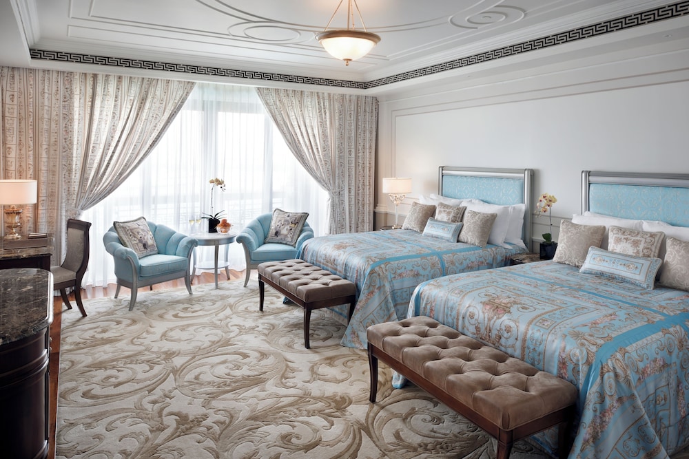Family Suite with Creek View, Connecting Suite & Room