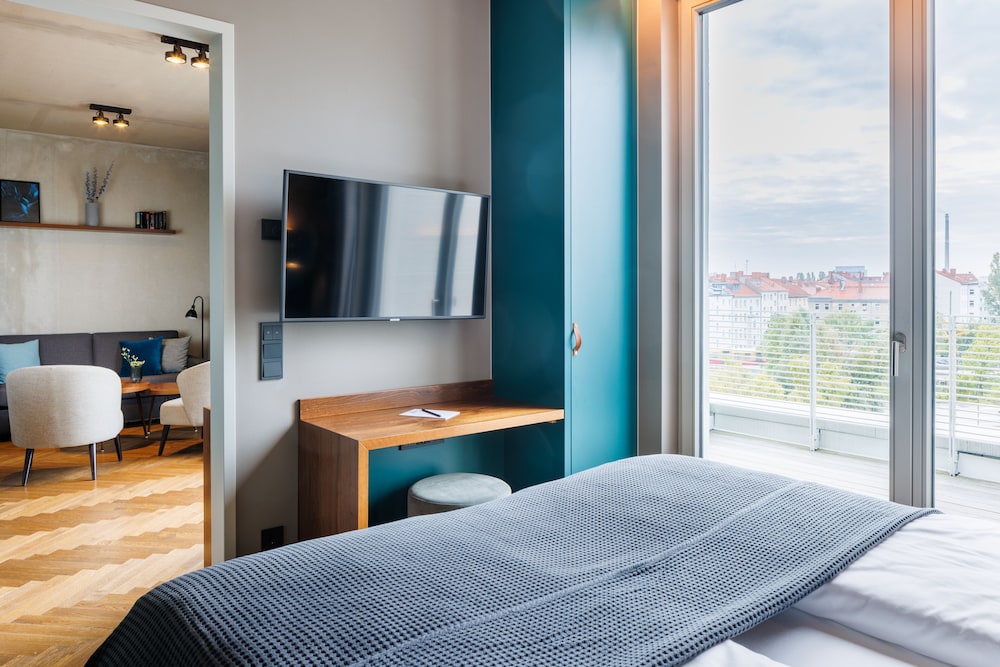 Penthouse Green Vibes photo 3