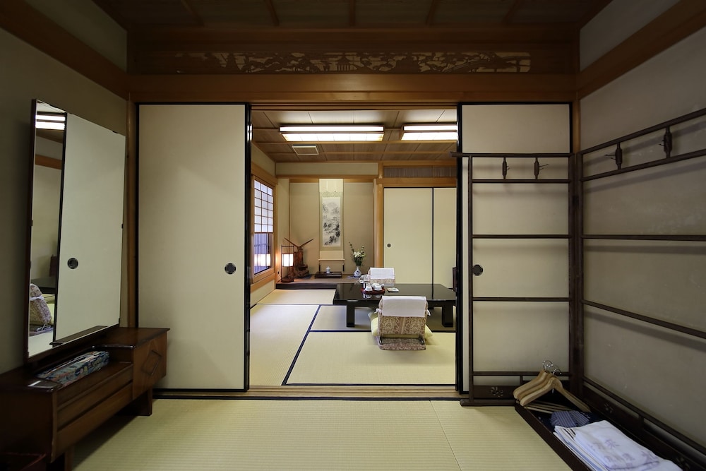 Japanese Style Standard Room with Private Bathroom (ZANGETSU) photo 3