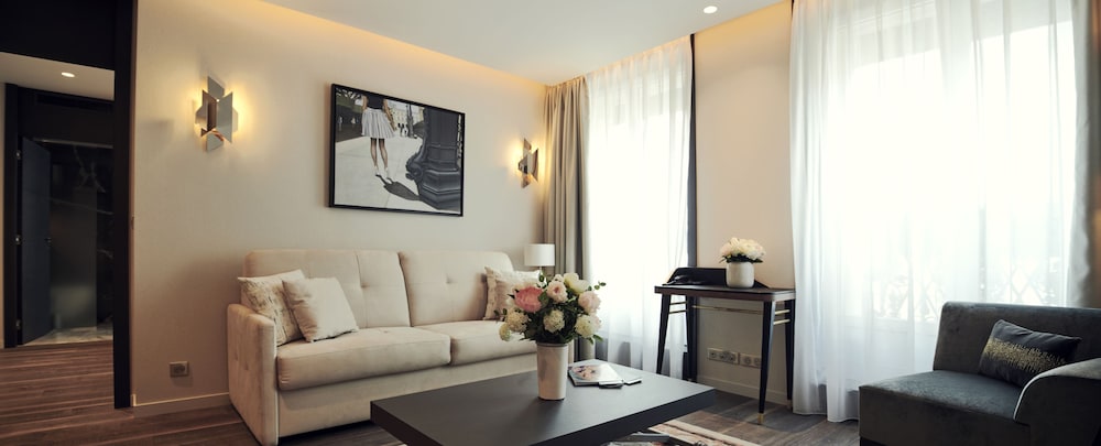 Suite photo 1