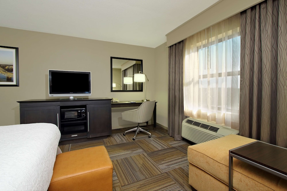 Room, 1 King Bed, Non Smoking - Photo 4