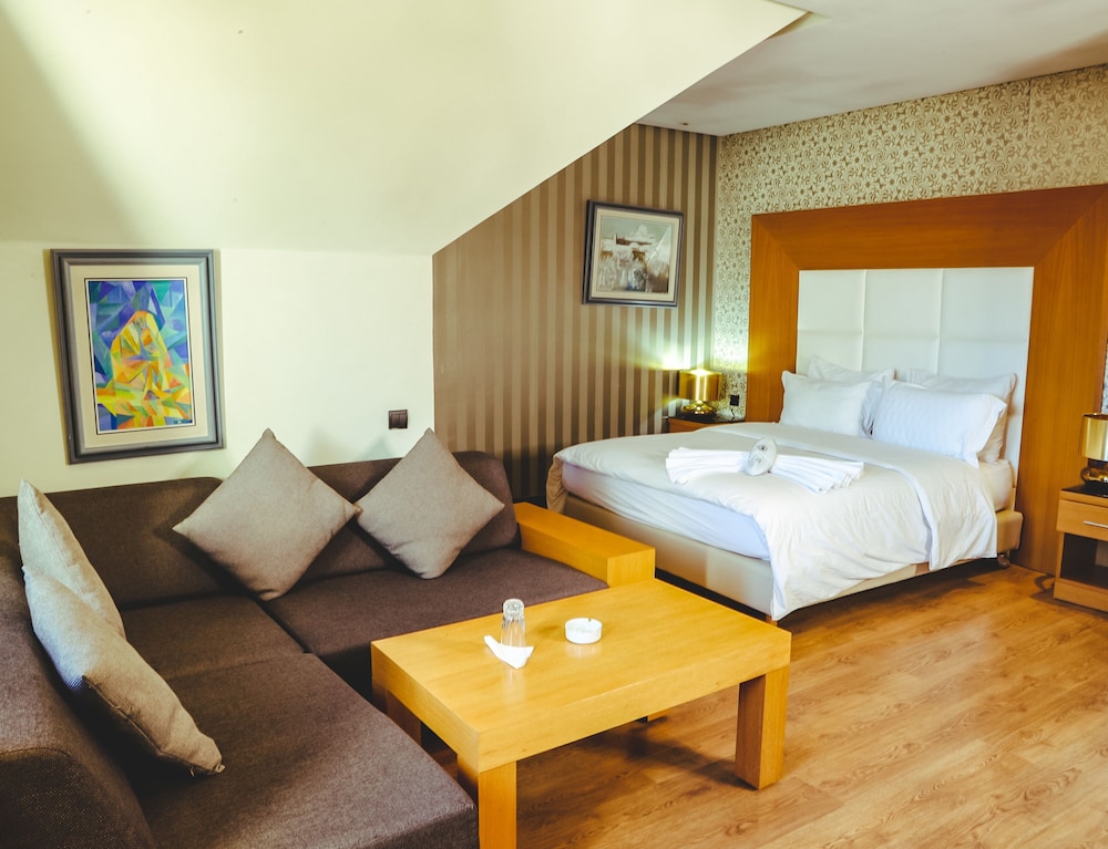 Junior Room - Photo 1