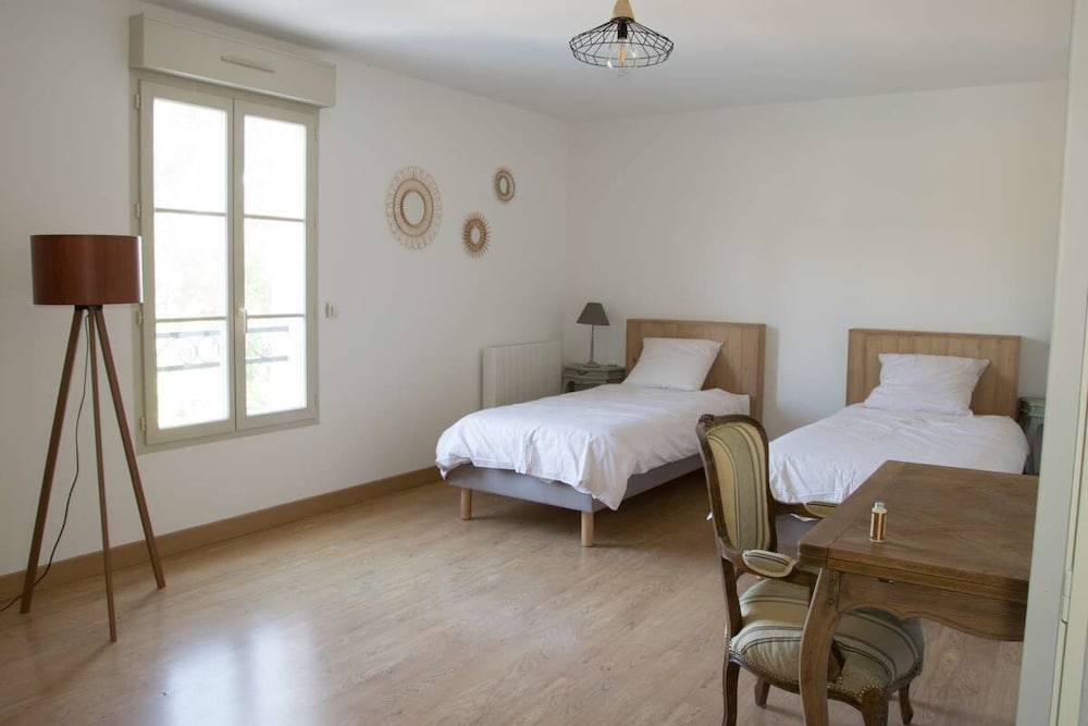 Twin Room, with rolloway bed (Les Libergeons) photo 1