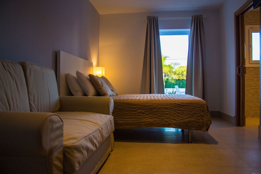 Standard Double Room photo 2