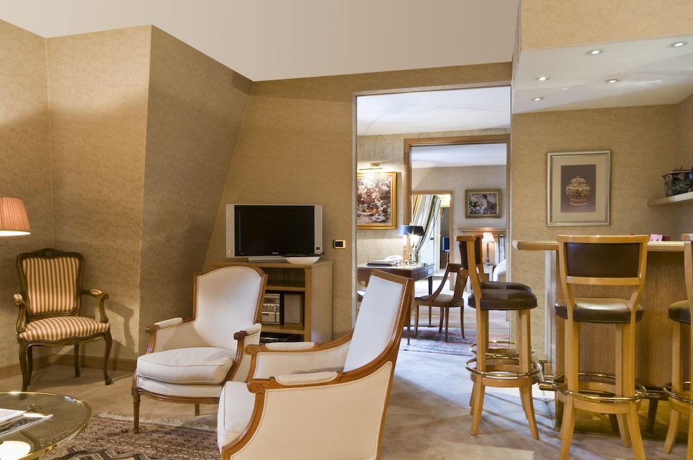 Royal Suite, 1 King Bed, Sauna photo 2