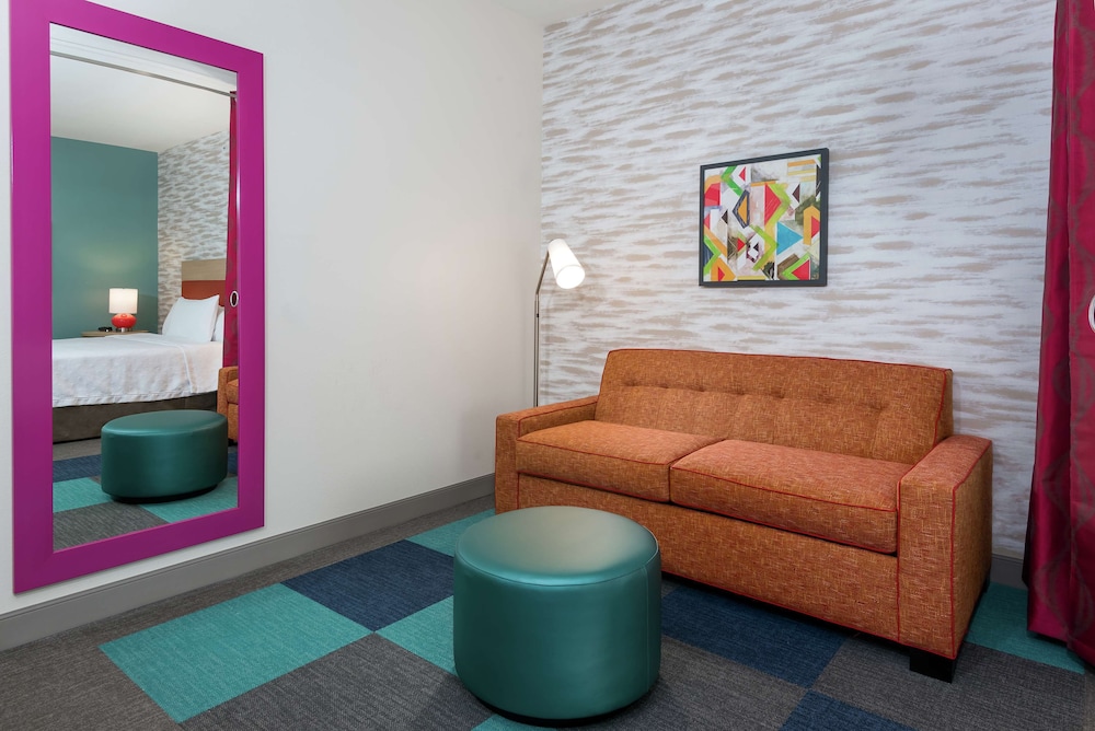 Studio, 1 King Bed, Accessible, Bathtub