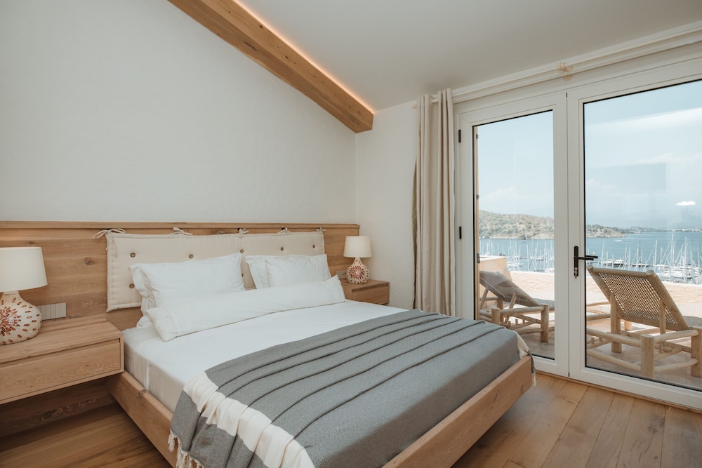 Mandarin House (Annex) Loft Suit & Terrace Jacuzzi NO ELEVATOR