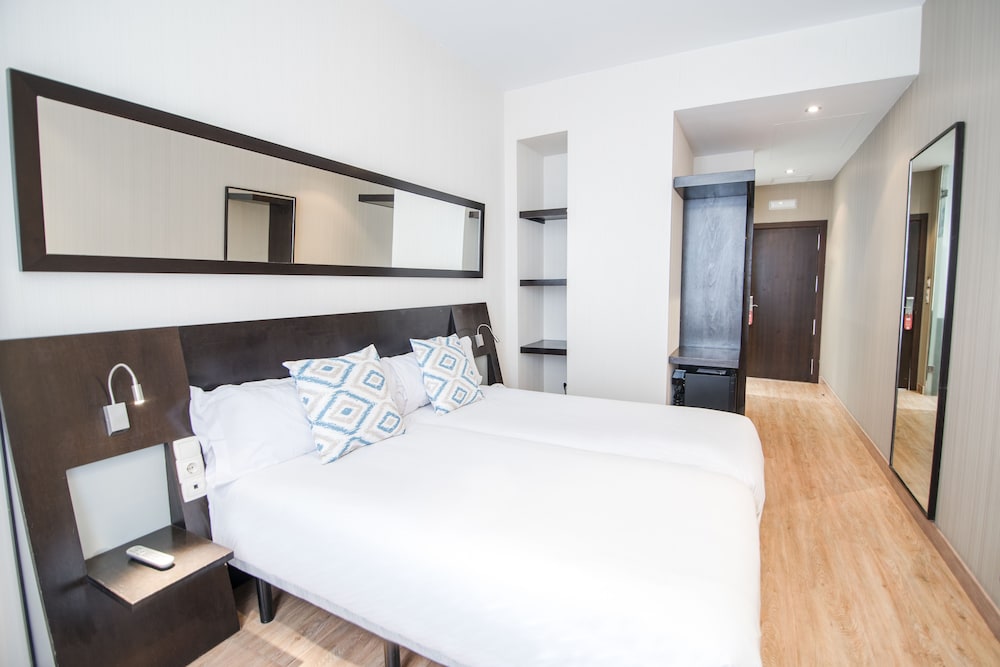 Standard Double Room - Photo 5