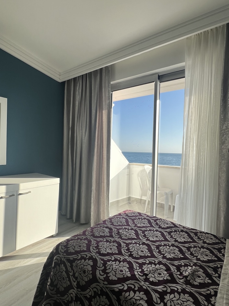 Standard Room, Sea View thumbnail 5