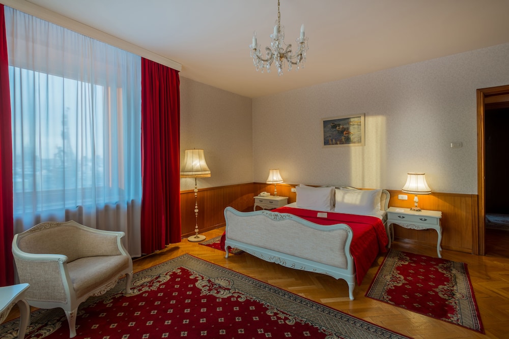 Suite photo 1