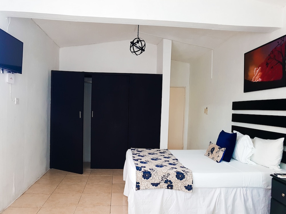 Standard Double or Twin Room, 2 Double Beds photo 2