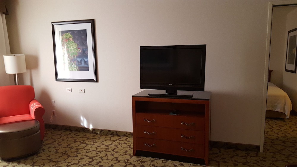 Suite, 2 Queen Beds photo 3