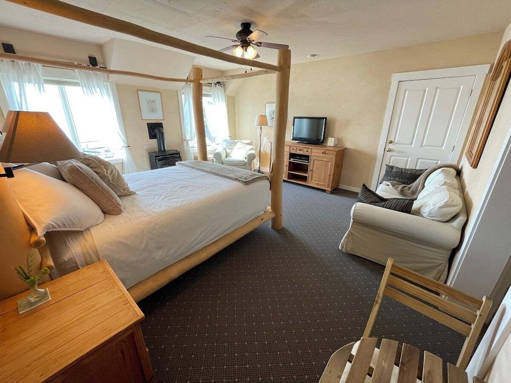 Pine (Suite 2) photo 3