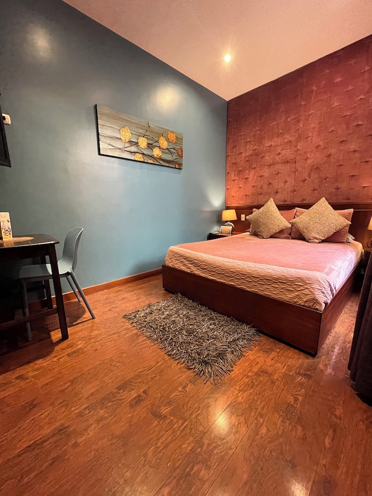 Superior Room, 1 Queen Bed photo 1