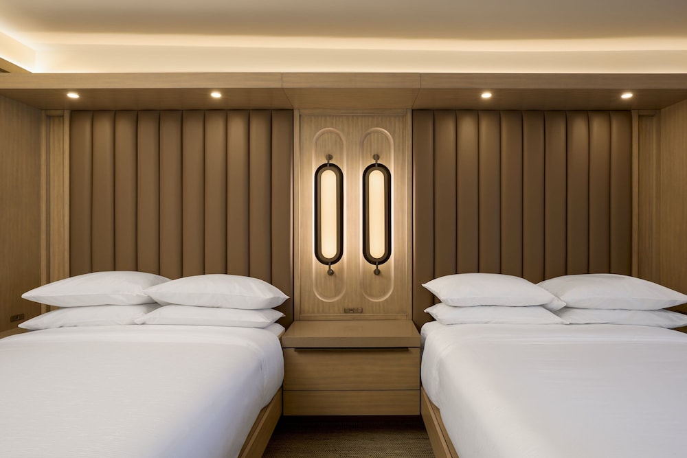 Deluxe Room, 2 Queen Beds, Resort View (Balcony) photo 2
