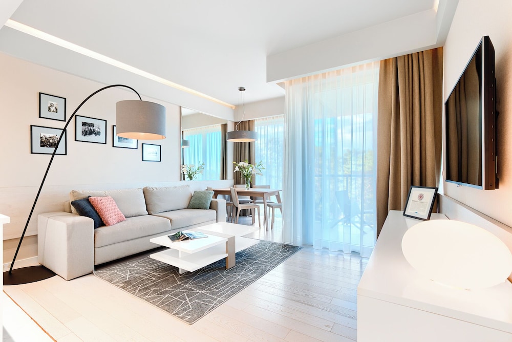 Deluxe Apartment