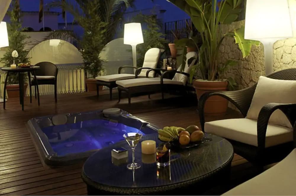 Grand Suite, Terrace, Partial Sea View Grand Suite, Terrace, Partial Sea View