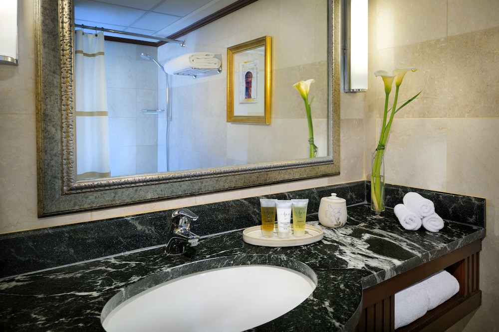 Executive Suite, 1 Bedroom - Photo 2