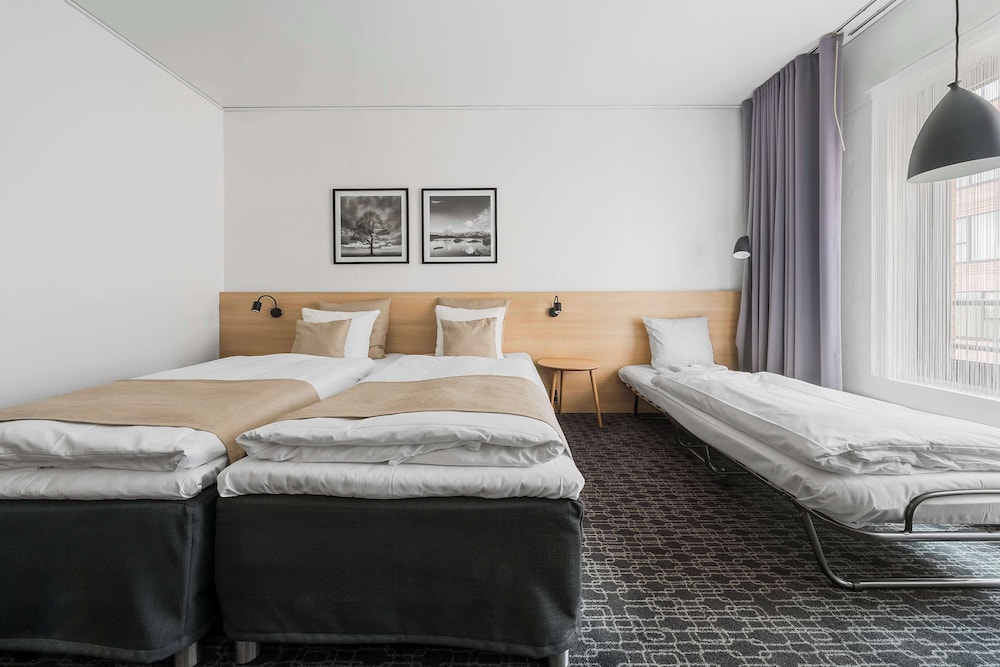 Family Room, Multiple Beds, Non Smoking - Photo 2