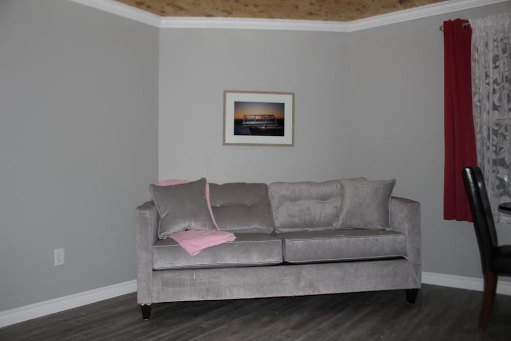 Inukshuk Suite