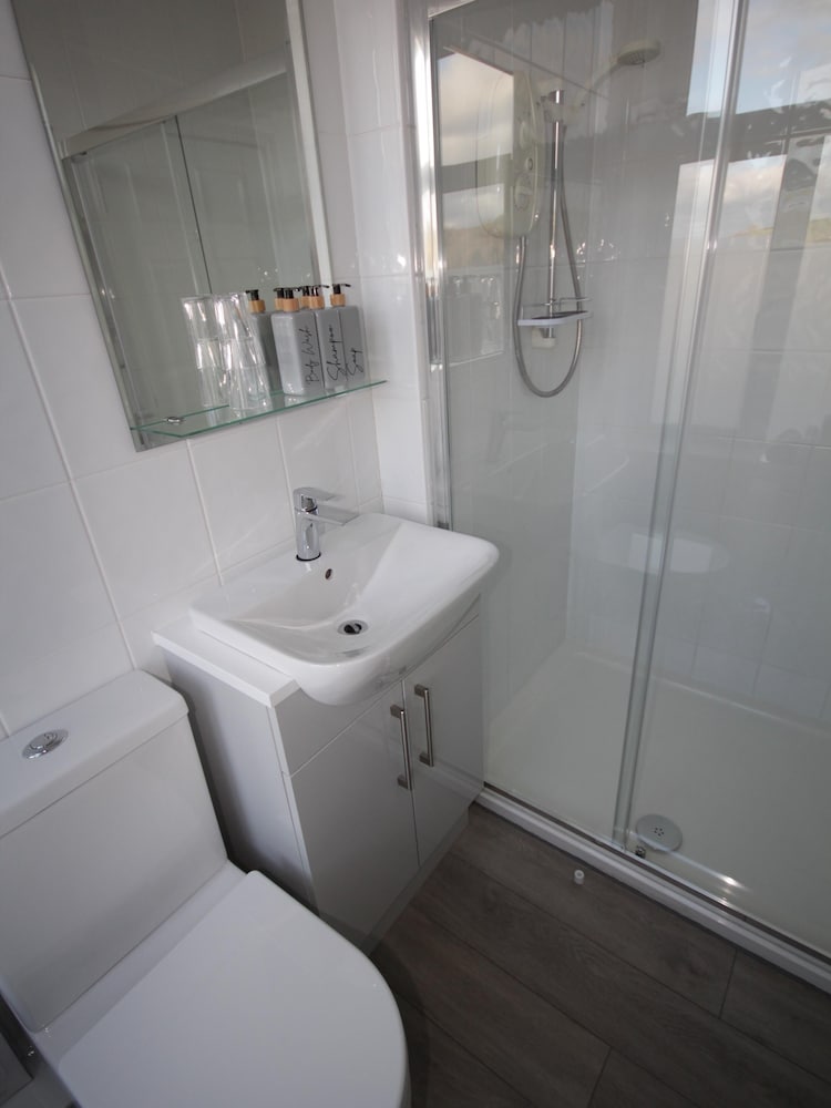 Family Room, Ensuite - Photo 7