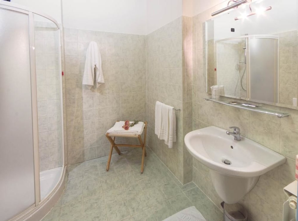 Classic Triple Room photo 3