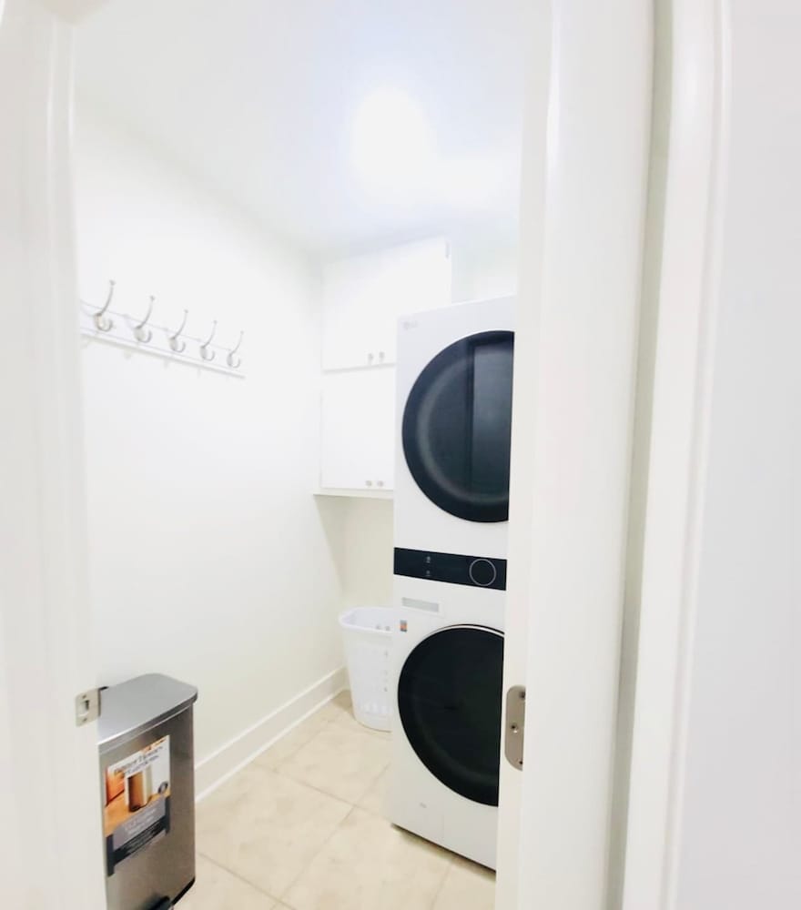 Stilfull 4BD Jacuzzi - 4 Min Til Strand Panama City, Bilde 13