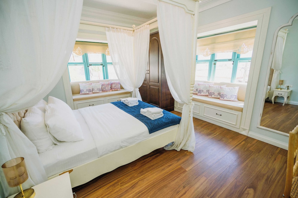 Junior Double Room, 1 Queen Bed