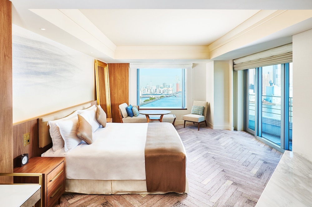 Junior Suite, 1 King Bed, River View (Mid Floor)
