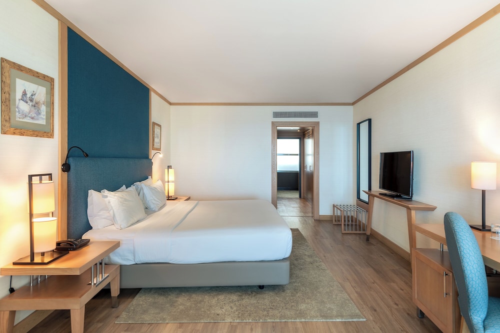 Premium Deluxe Room, Ocean View - Photo 5