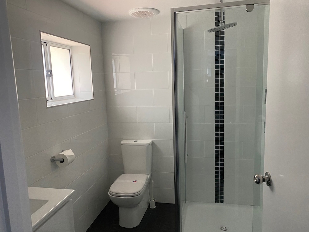 1 Bedroom Kitchenette photo 2