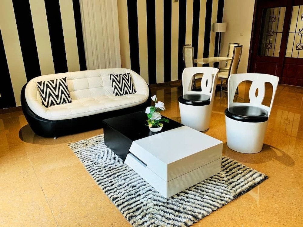 Family Studio photo 2