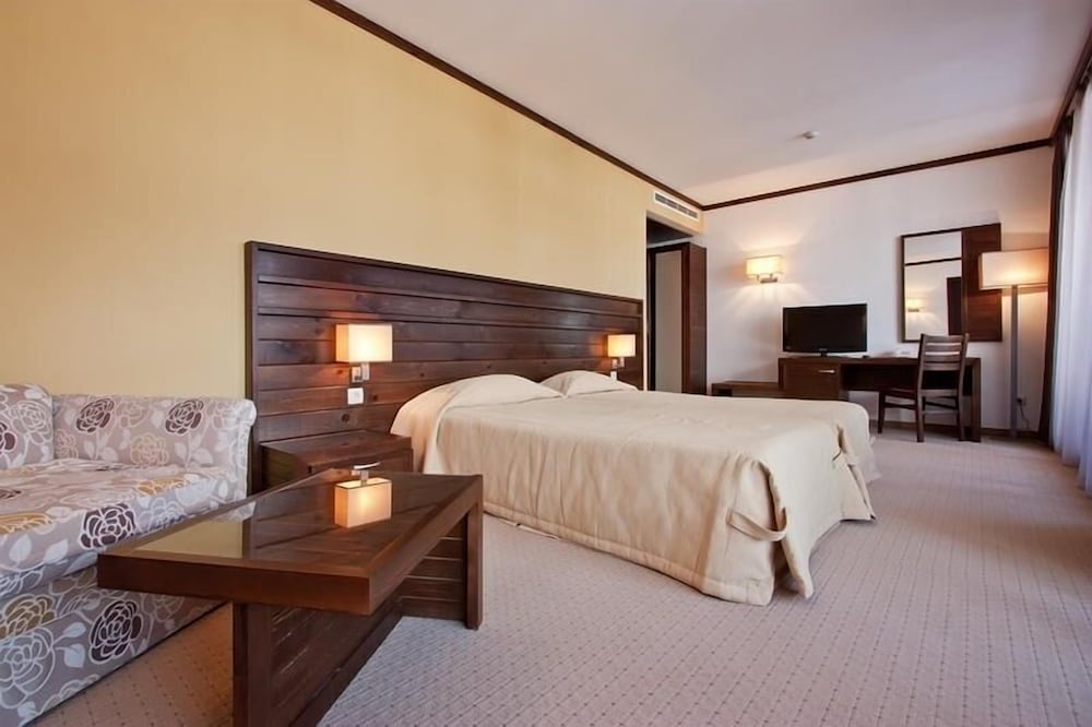 Three Bedroom Apartment - Annex Building