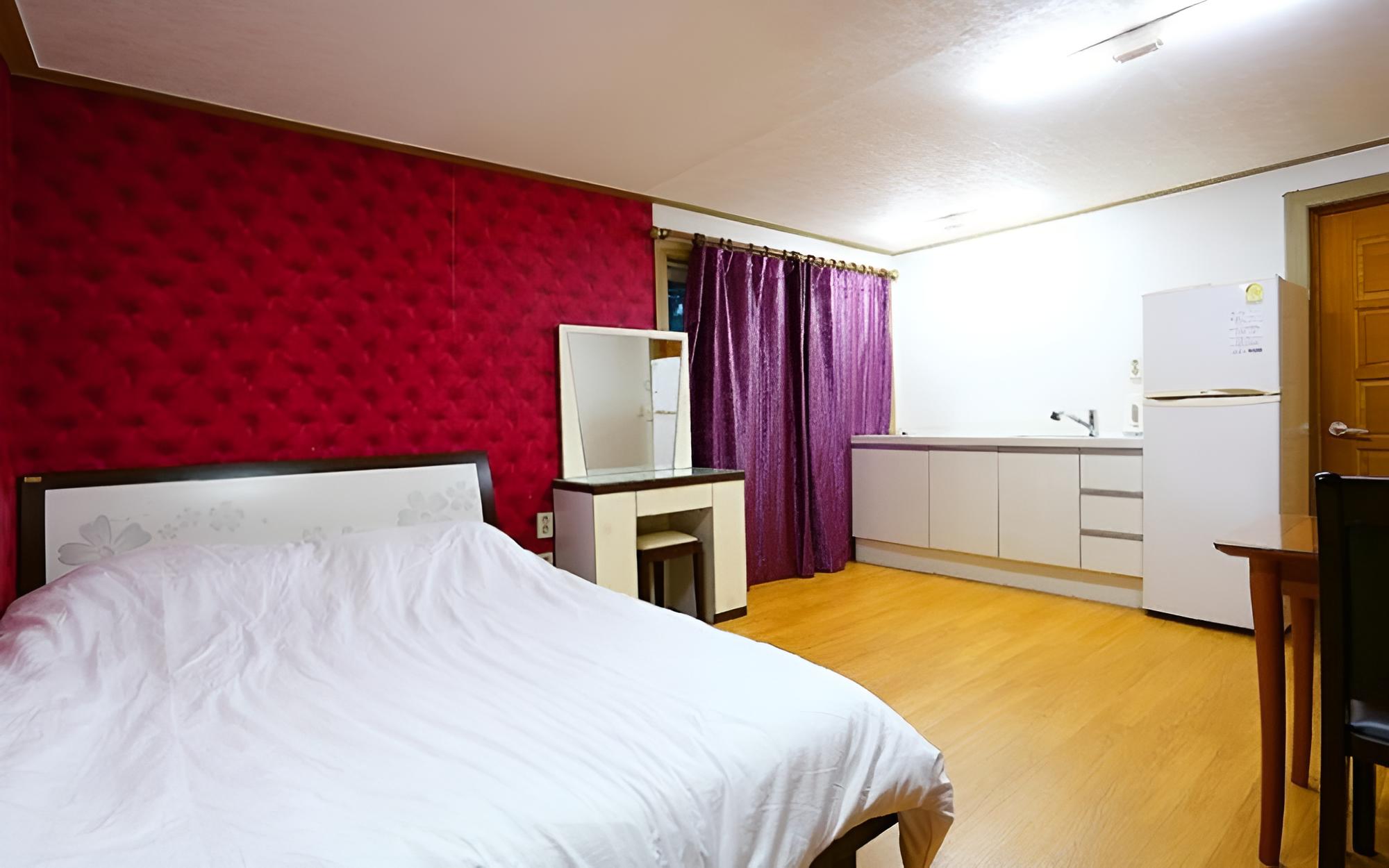 Room (Dandelion) photo 1
