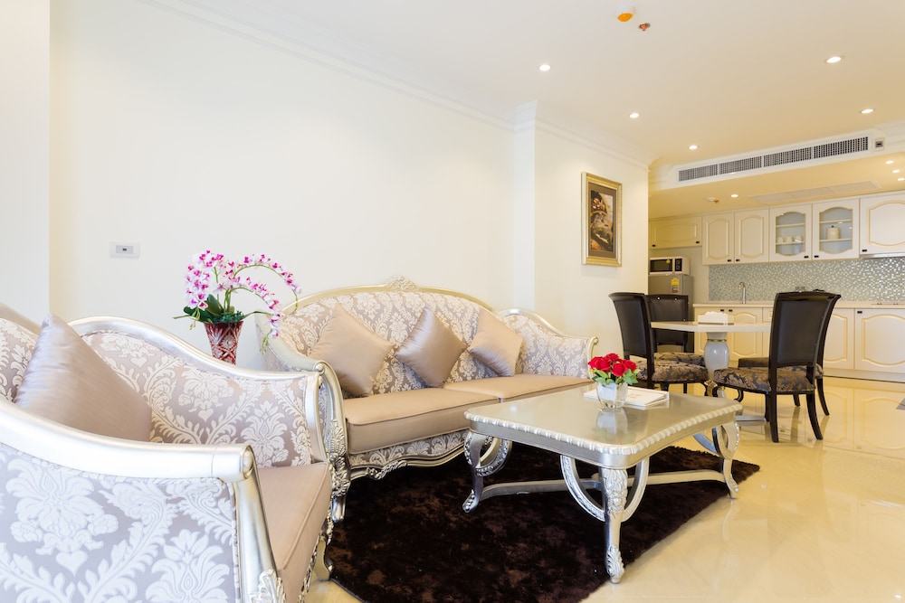 Family Suite, 2 Bedrooms, City View photo 2