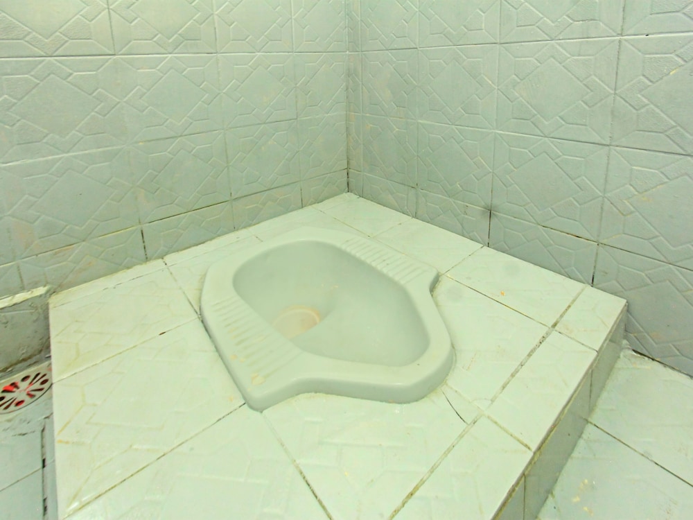 Economy Double Room - Photo 10