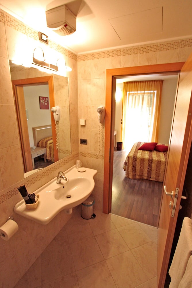 Comfort Double or Twin Room - Photo 3