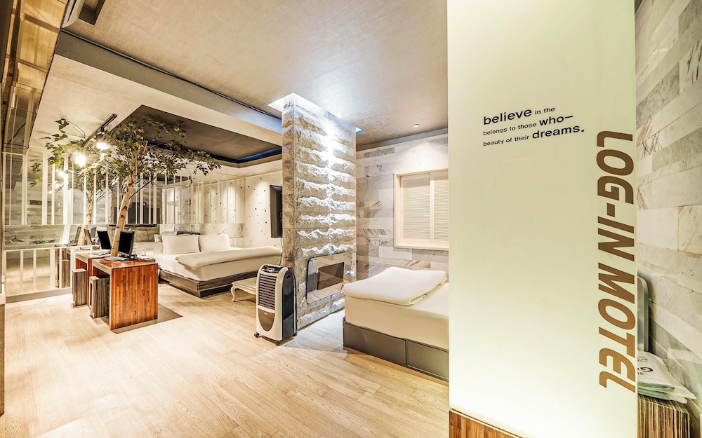 Room (VIP TWIN (massage bed Netflix viewing) photo 2