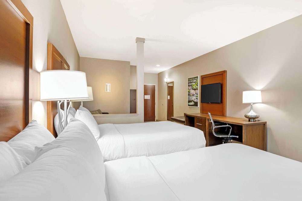 Suite, Multiple Beds, Non Smoking photo 3