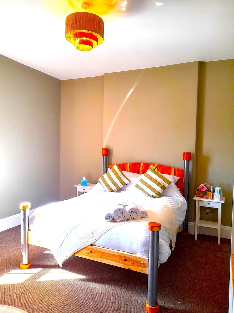 Superior Room, 1 King Bed, City View photo 2